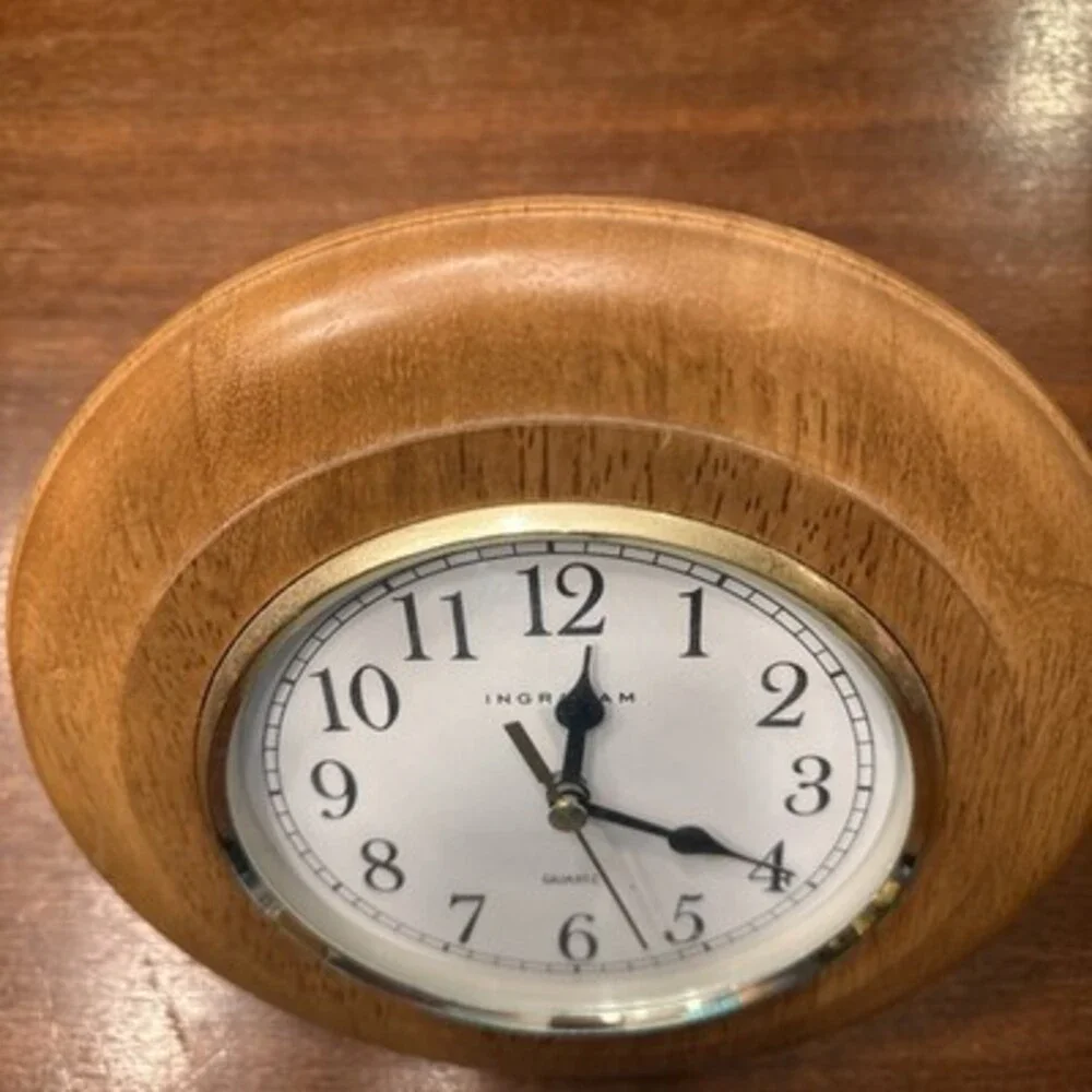 Vintage Ingraham 8.5in Quartz Wall Clock Brown Wood Frame Tested and Working